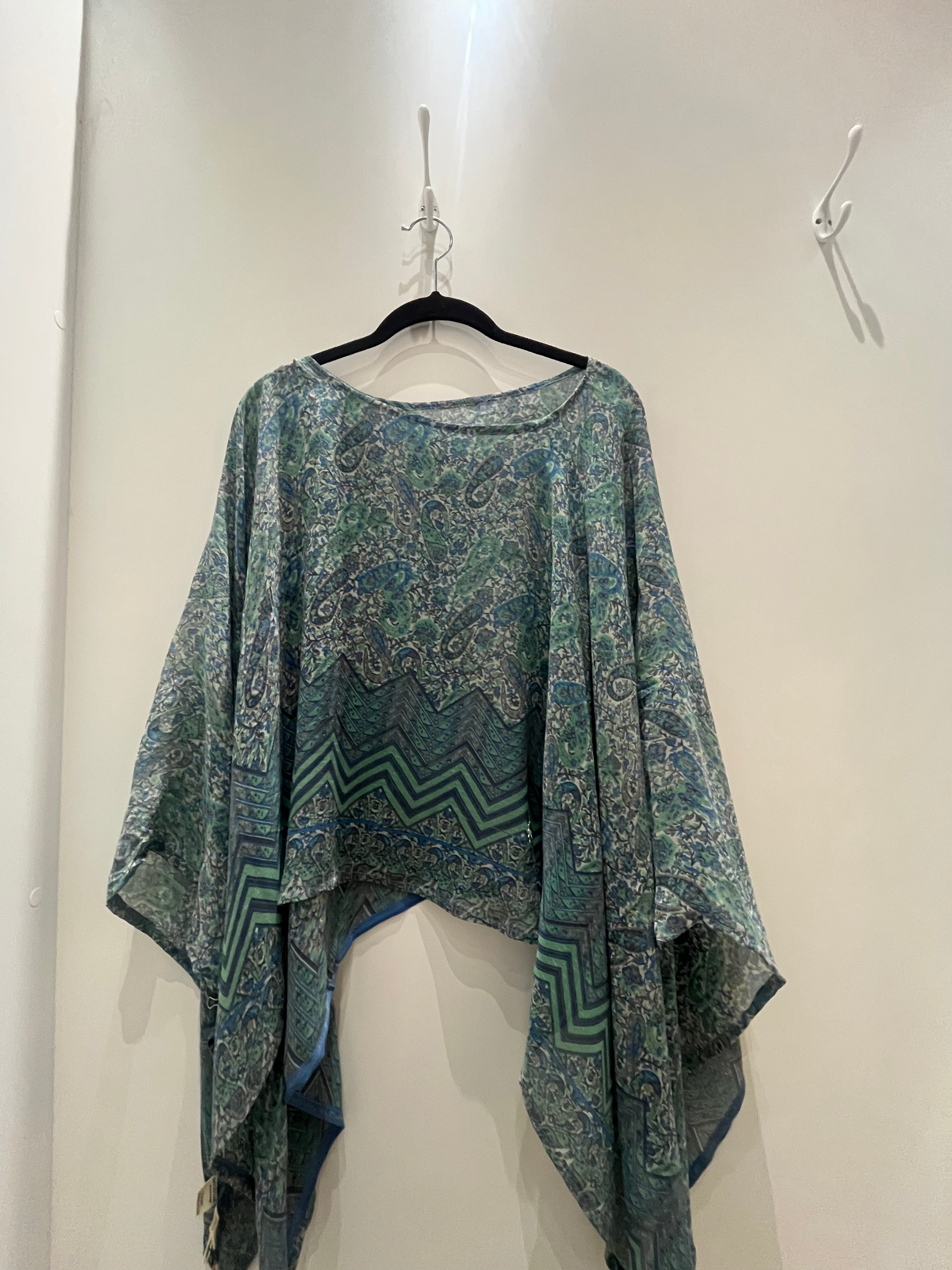 PRG4736 Sheer Wabi Sabi Pure Silk Capelet Poncho