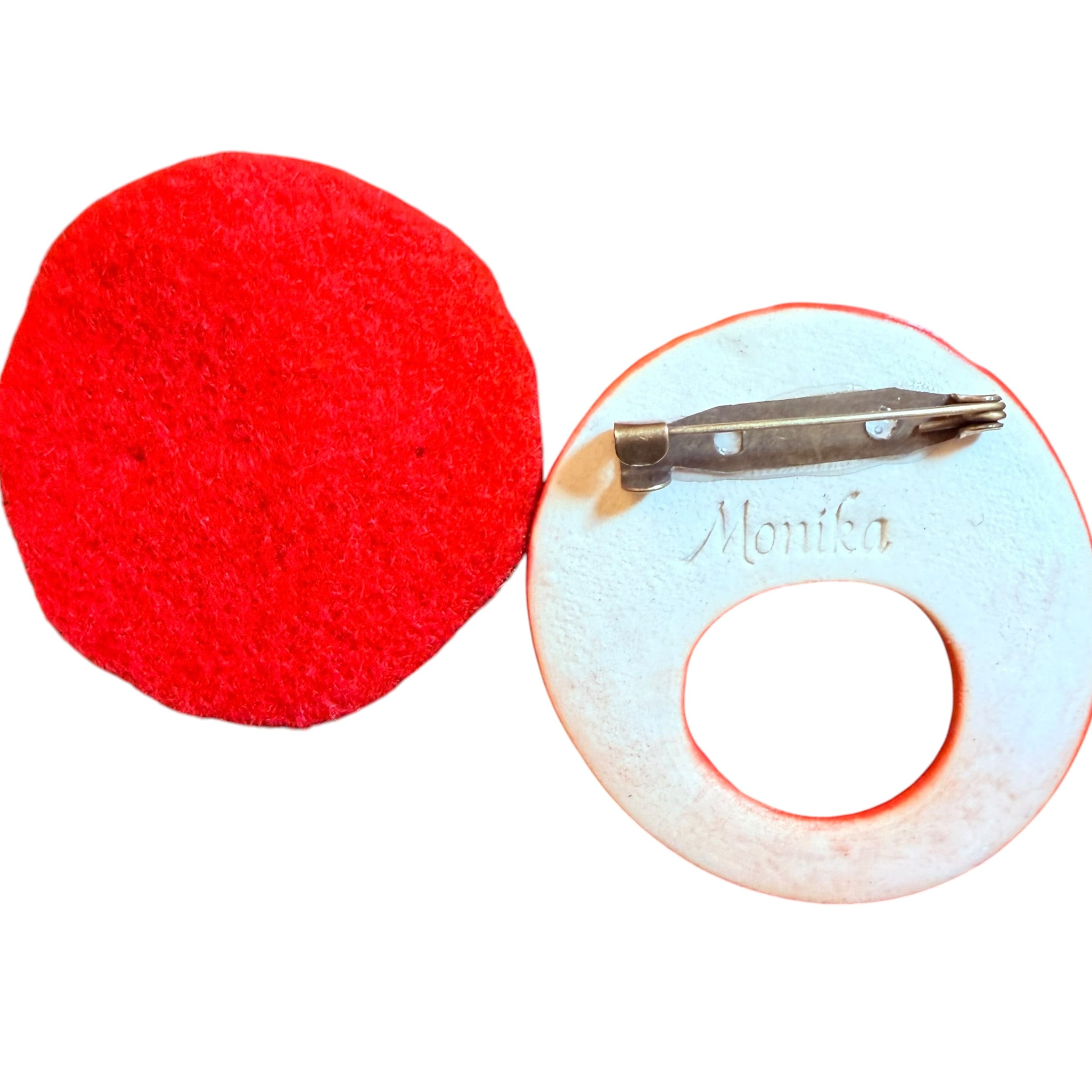 Red Swirls Ceramic Glasses Minder