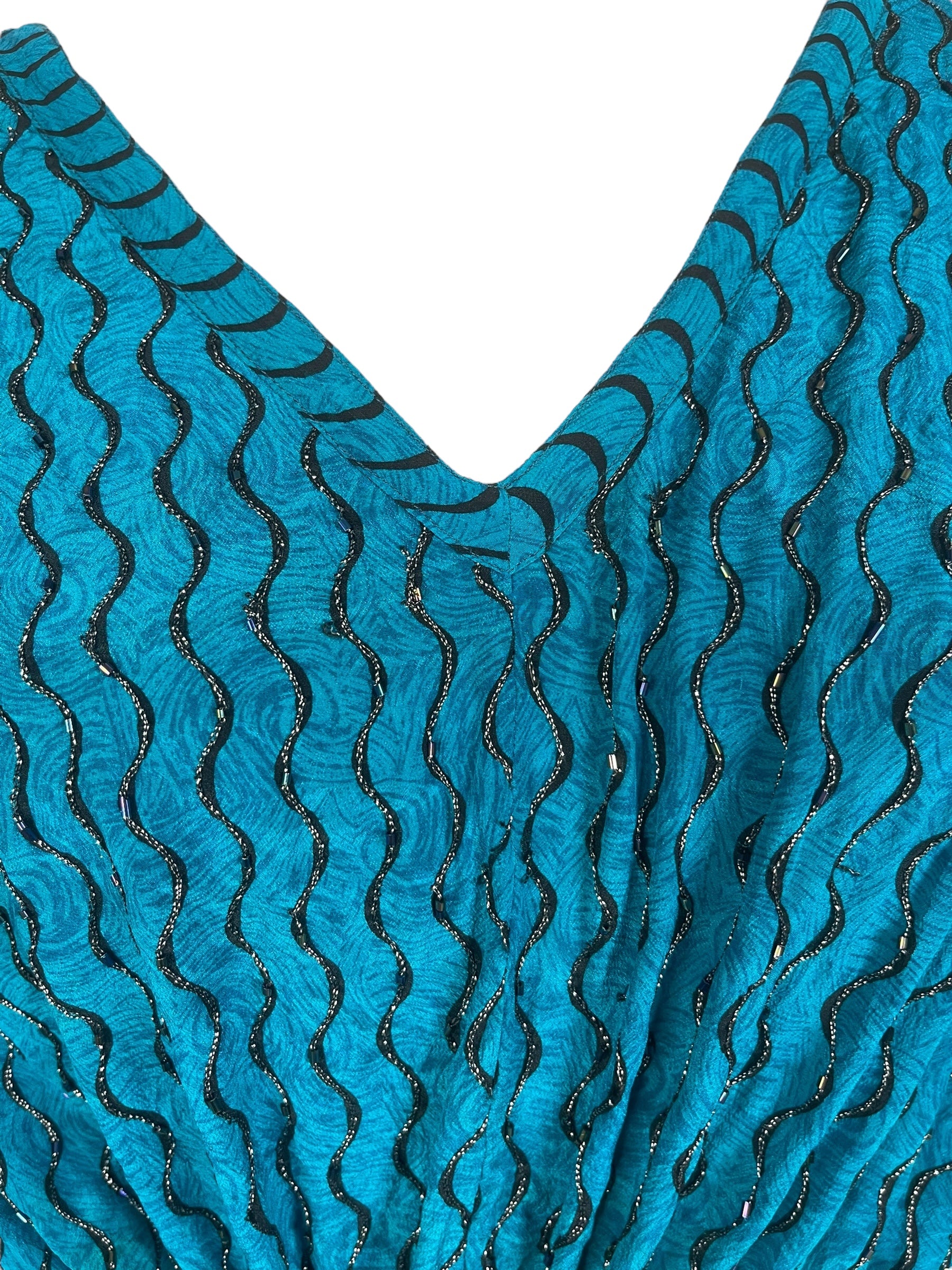 PRC8284 Wabi Sabi Pure Silk Maxi Kaftan by DECEMBER2025 – Handmade ethical Maxi Kaftan from sariKNOTsari using upcycled silk. Designed in Canada for travel and slow fashion, loved from Toronto to LA to Sydney.