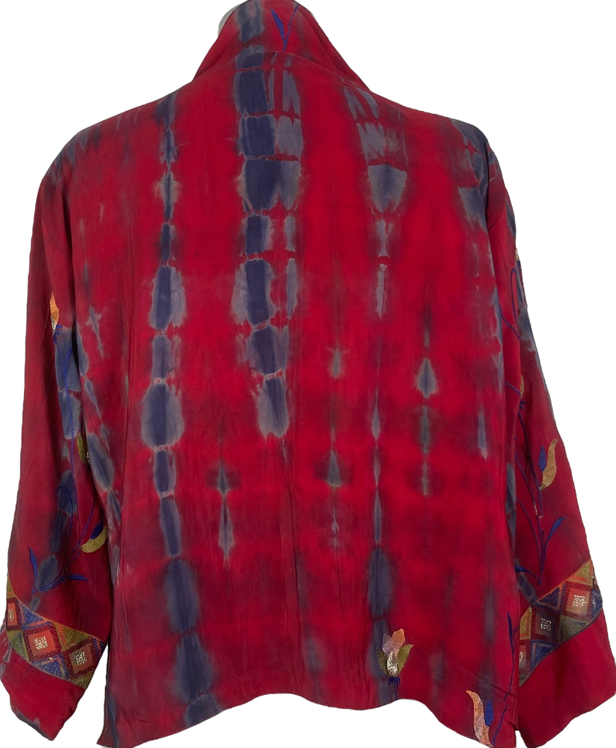 PREVIEW PRC8364 Avatar Reversible Pure Silk Jiva Jacket with Slits by DECEMBER2025 – Handmade ethical Jiva Jacket from sariKNOTsari using upcycled silk. Designed in Canada for travel and slow fashion, loved from Toronto to LA to Sydney.