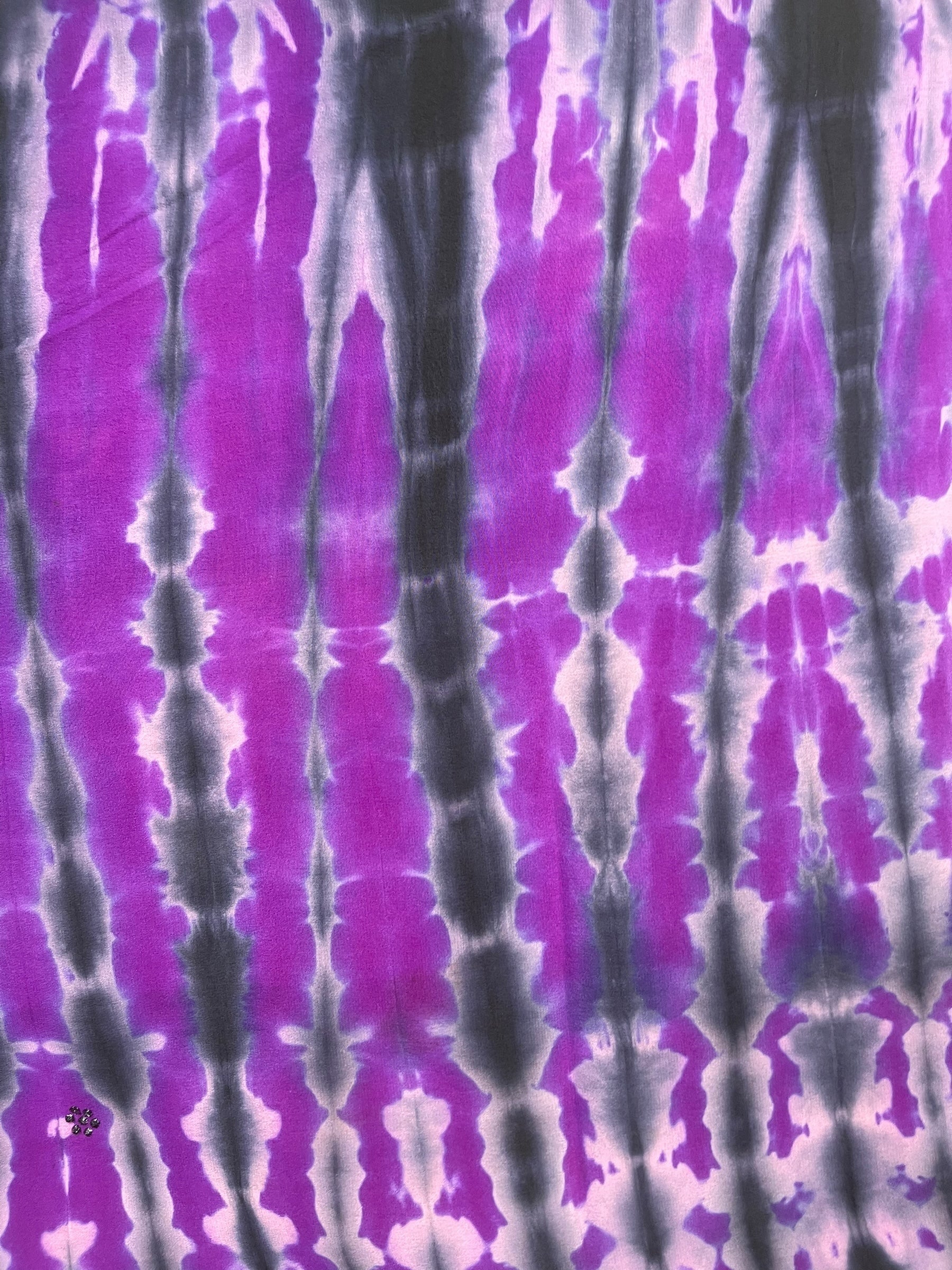 PREVIEW PRC8366 Avatar Reversible Pure Silk Jiva Jacket with Slits by DECEMBER2025 – Handmade ethical Jiva Jacket from sariKNOTsari using upcycled silk. Designed in Canada for travel and slow fashion, loved from Toronto to LA to Sydney.