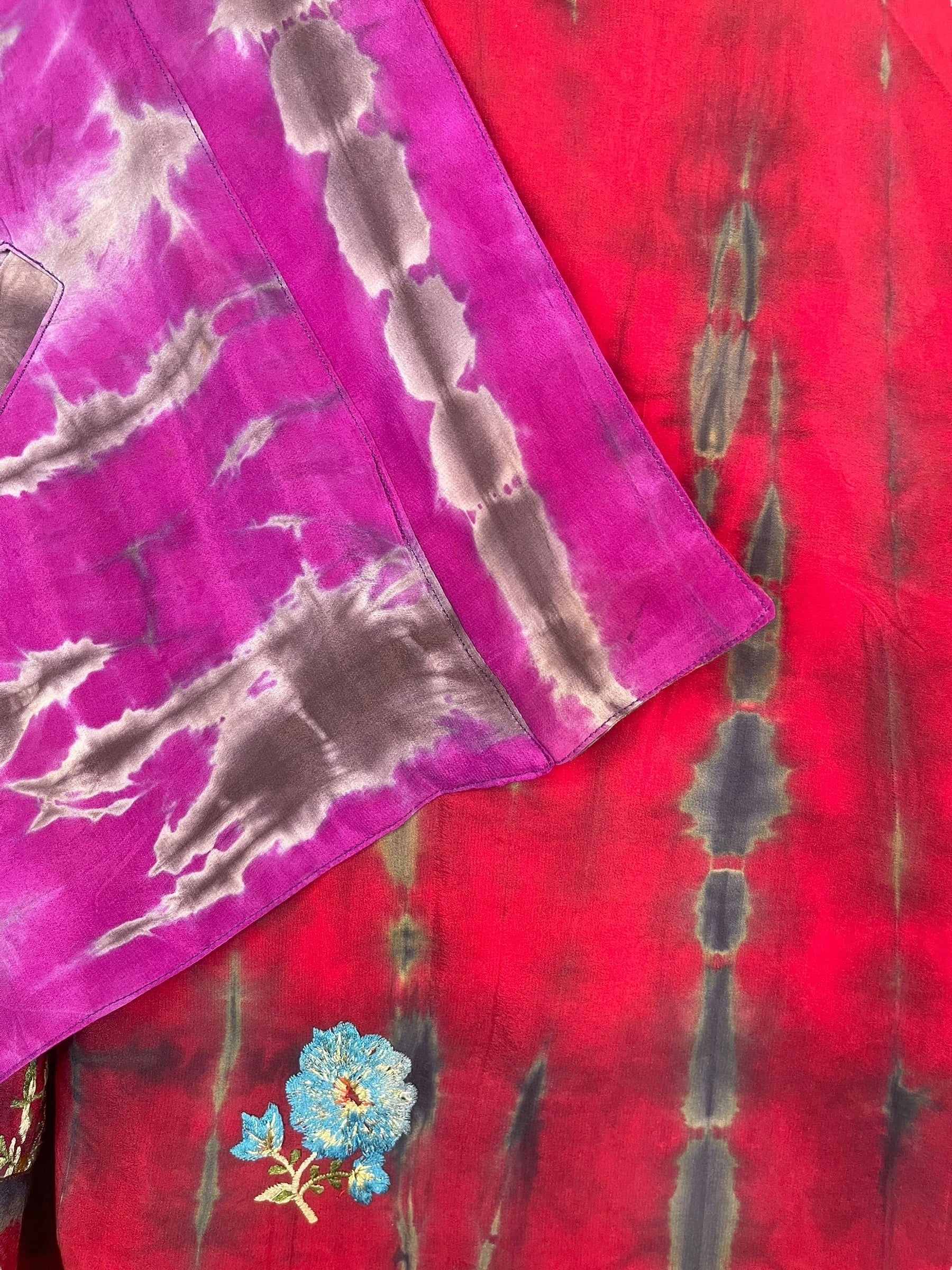 PREVIEW PRC8378 Avatar Reversible Pure Silk Jiva Jacket with Slits by DECEMBER2025 – Handmade ethical Jiva Jacket from sariKNOTsari using upcycled silk. Designed in Canada for travel and slow fashion, loved from Toronto to LA to Sydney.