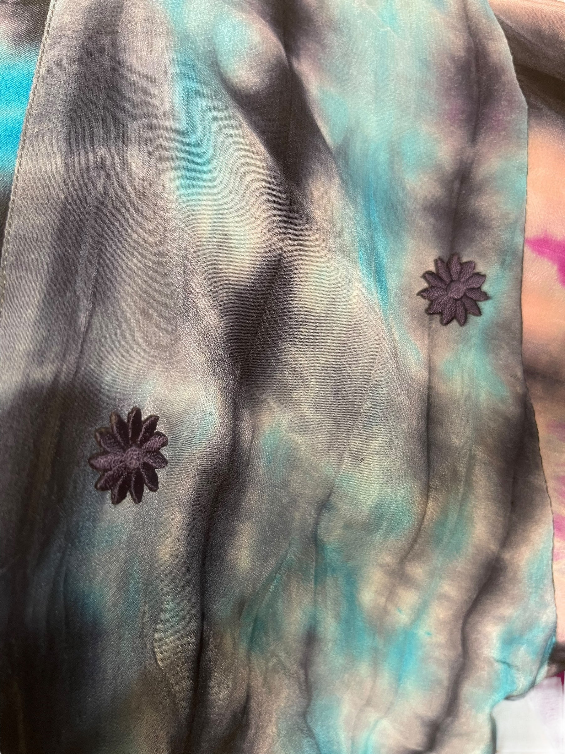 PREVIEW PRC8363 Avatar Reversible Pure Silk Jiva Jacket with Slits by DECEMBER2025 – Handmade ethical Jiva Jacket from sariKNOTsari using upcycled silk. Designed in Canada for travel and slow fashion, loved from Toronto to LA to Sydney.