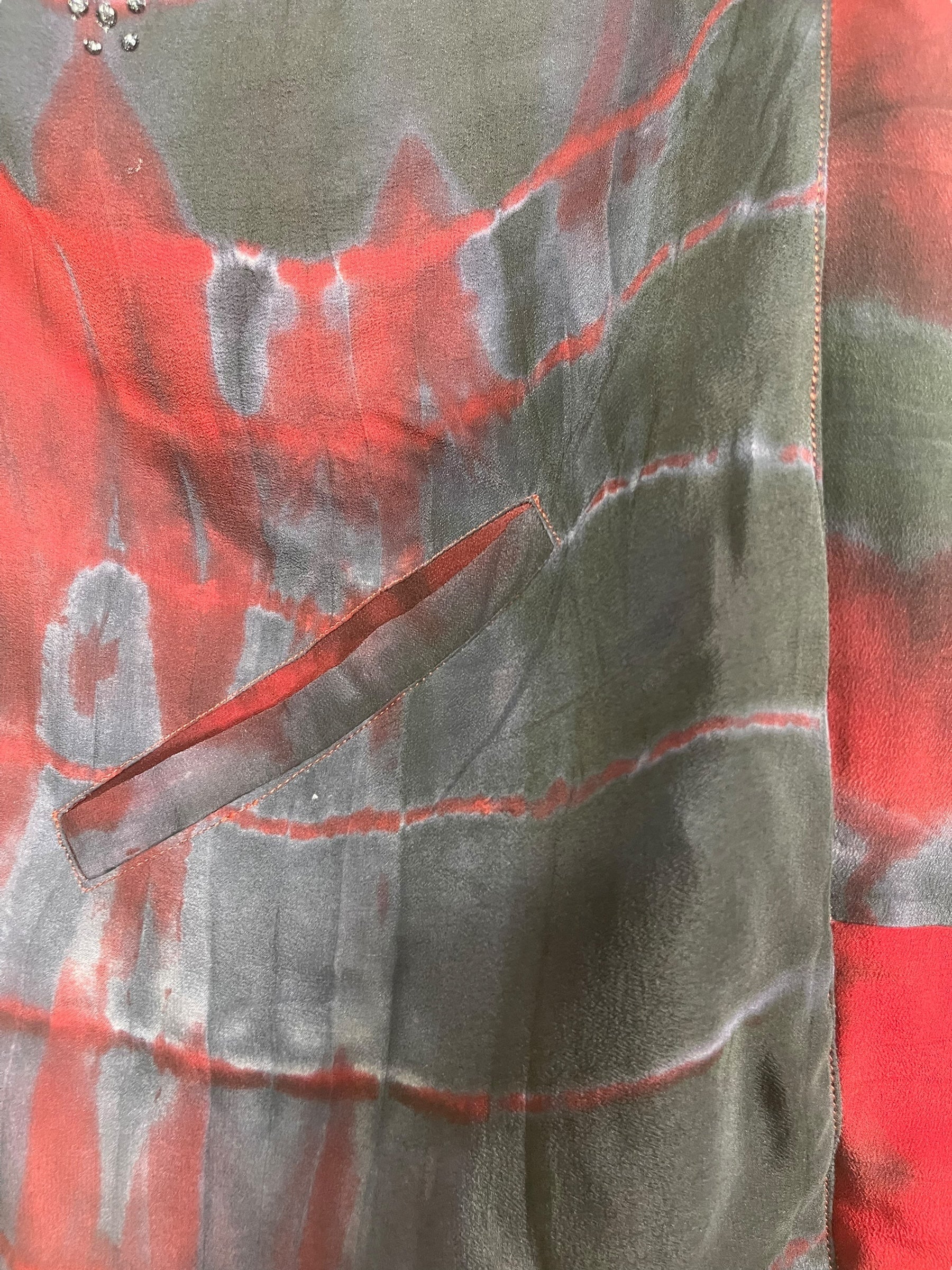 PREVIEW PRC8361 Avatar Reversible Pure Silk Jiva Jacket with Slits by DECEMBER2025 – Handmade ethical Jiva Jacket from sariKNOTsari using upcycled silk. Designed in Canada for travel and slow fashion, loved from Toronto to LA to Sydney.