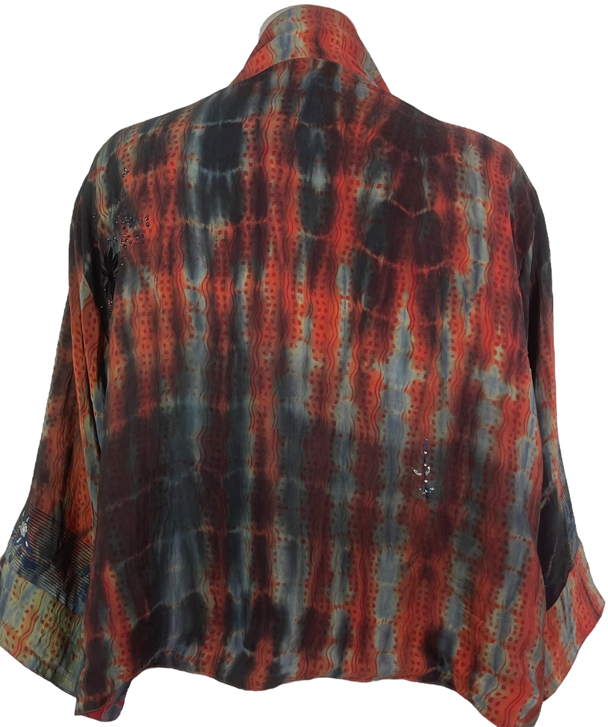 PREVIEW PRC8353 Avatar Reversible Pure Silk Jiva Jacket with Slits by DECEMBER2025 – Handmade ethical Jiva Jacket from sariKNOTsari using upcycled silk. Designed in Canada for travel and slow fashion, loved from Toronto to LA to Sydney.