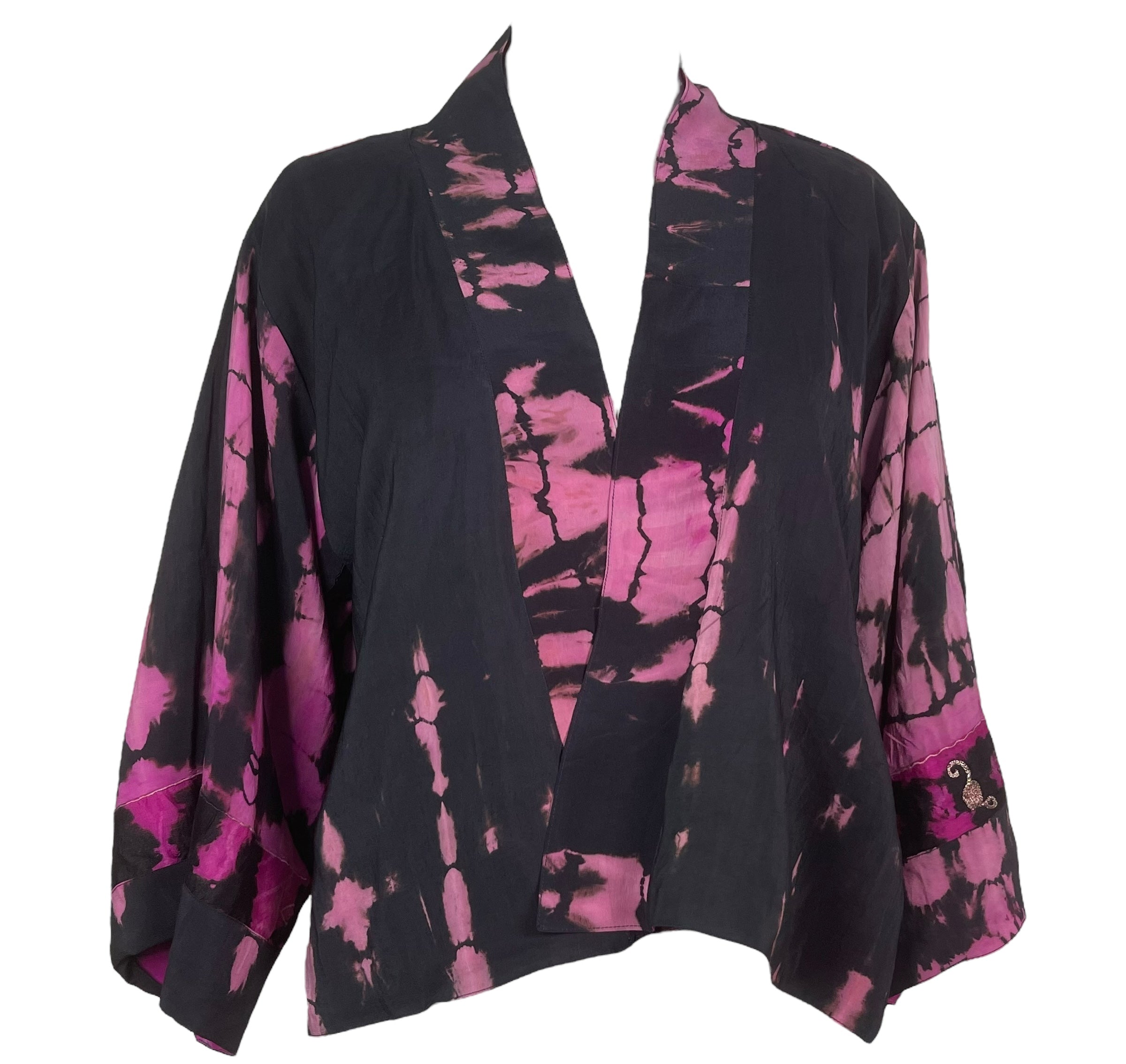 PREVIEW PRC8354 Avatar Reversible Pure Silk Jiva Jacket with Slits by DECEMBER2025 – Handmade ethical Jiva Jacket from sariKNOTsari using upcycled silk. Designed in Canada for travel and slow fashion, loved from Toronto to LA to Sydney.