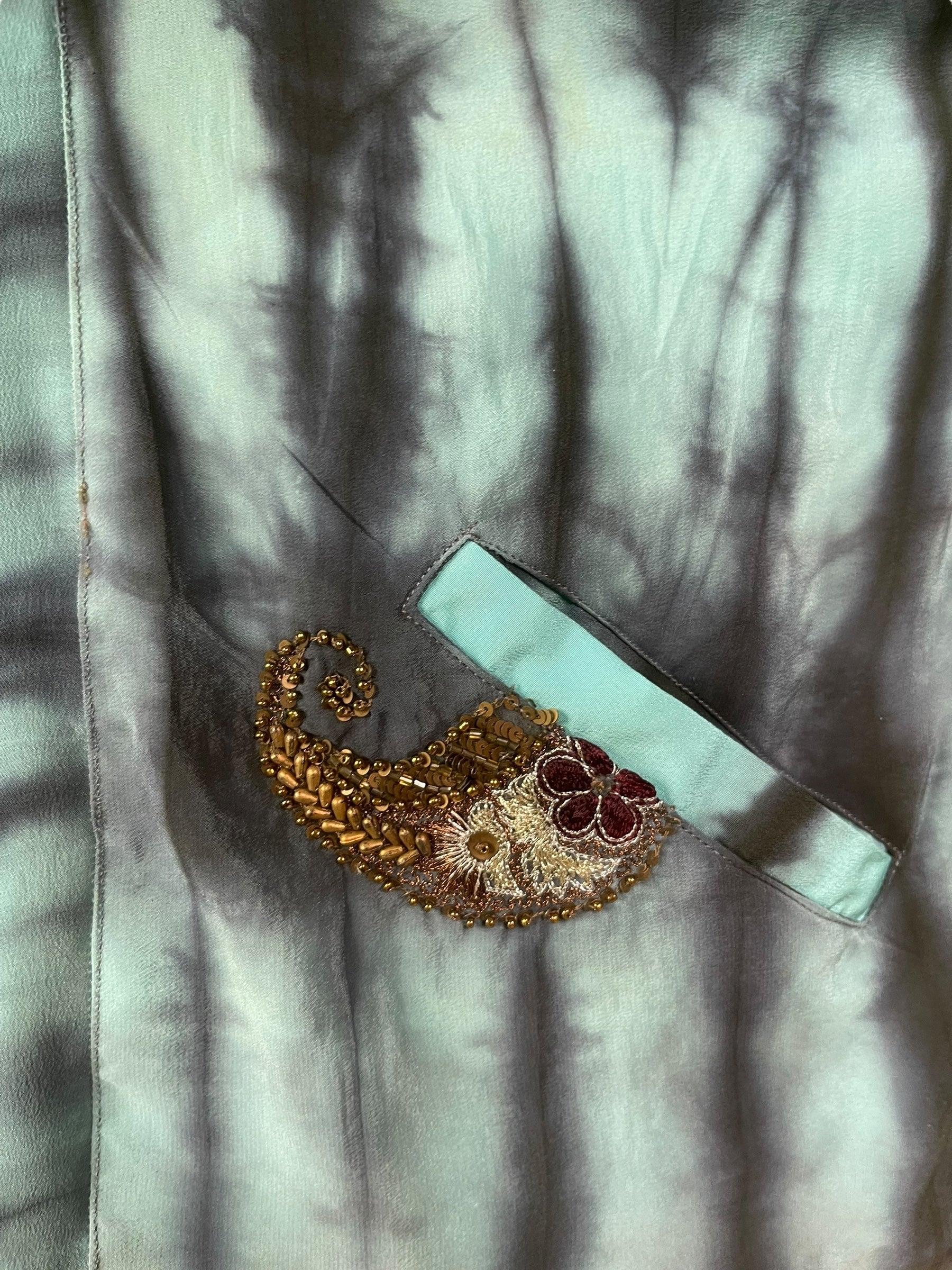 PREVIEW PRC8390 Avatar Reversible Pure Silk Jiva Jacket with Slits by DECEMBER2025 – Handmade ethical Jiva Jacket from sariKNOTsari using upcycled silk. Designed in Canada for travel and slow fashion, loved from Toronto to LA to Sydney.