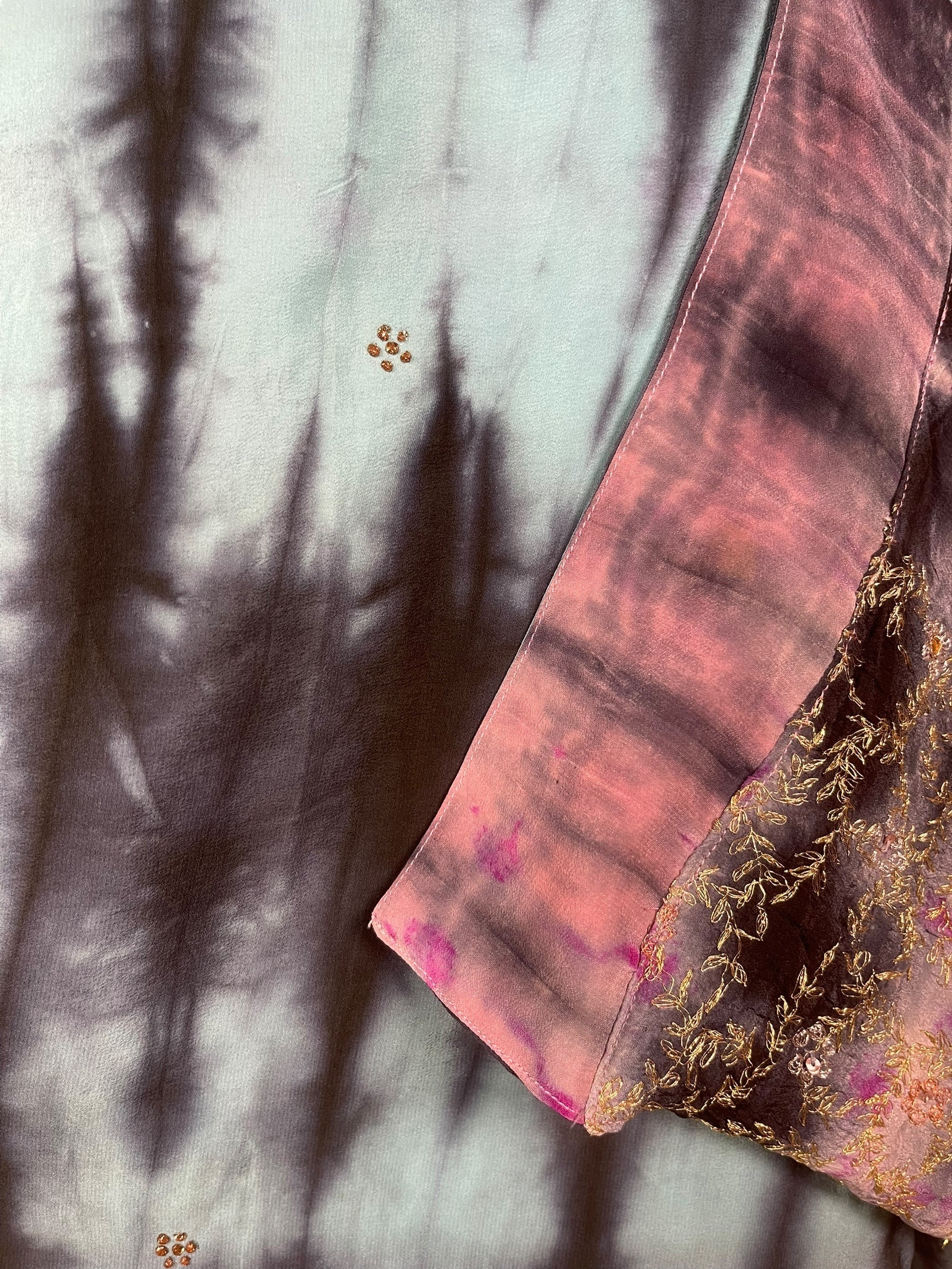 PREVIEW PRC8368 Avatar Reversible Pure Silk Jiva Jacket with Slits by DECEMBER2025 – Handmade ethical Jiva Jacket from sariKNOTsari using upcycled silk. Designed in Canada for travel and slow fashion, loved from Toronto to LA to Sydney.