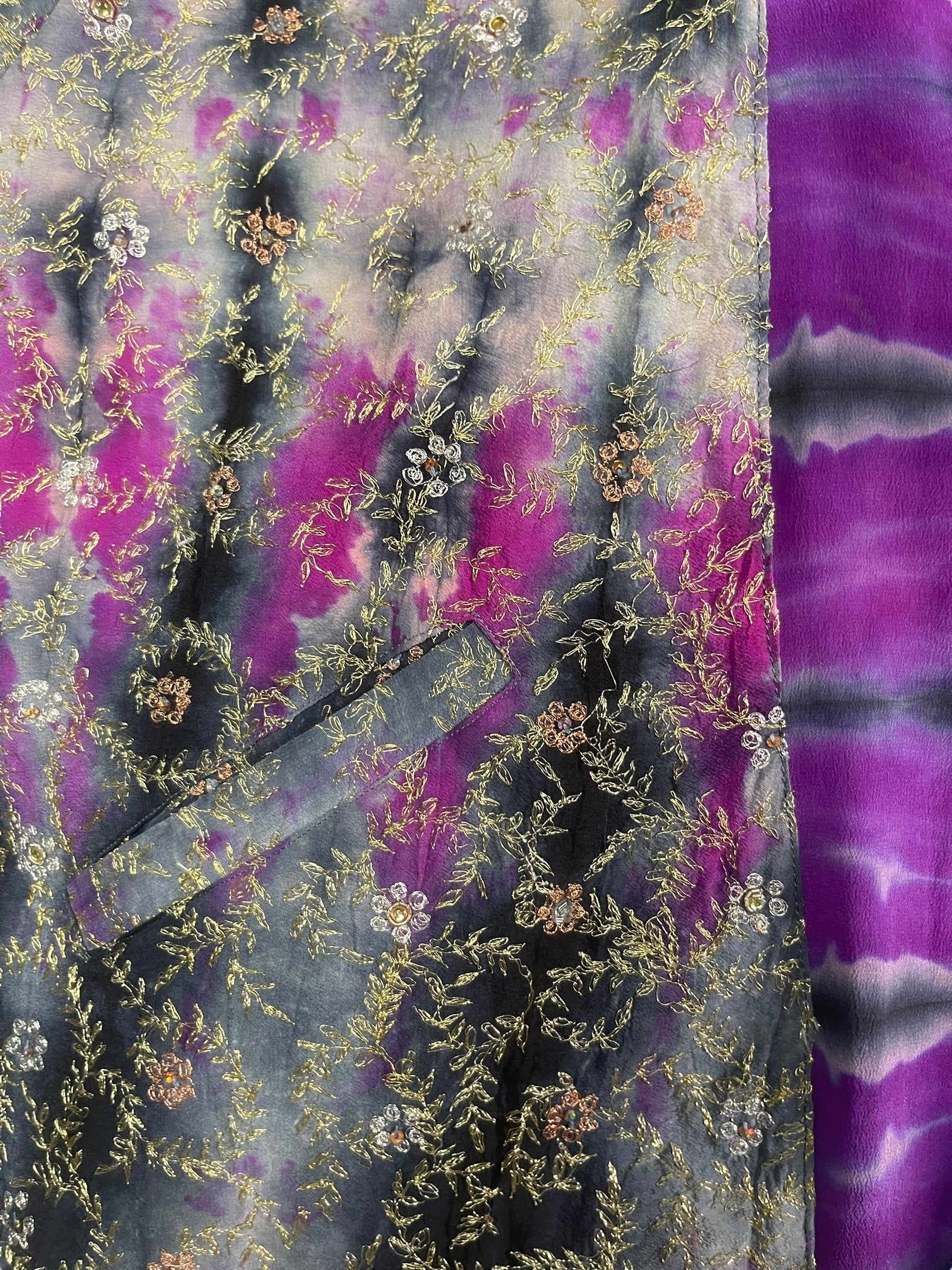 PREVIEW PRC7917 Avatar Reversible Pure Silk Jiva Jacket with Slits by DECEMBER2025 – Handmade ethical Jiva Jacket from sariKNOTsari using upcycled silk. Designed in Canada for travel and slow fashion, loved from Toronto to LA to Sydney.