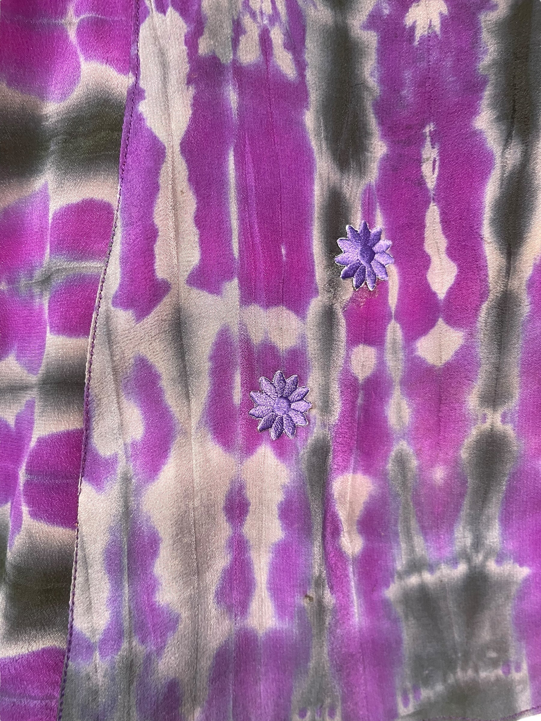 PREVIEW PRC8380 Wabi Sabi Reversible Pure Silk Jiva Jacket with Slits by DECEMBER2025 – Handmade ethical Jiva Jacket from sariKNOTsari using upcycled silk. Designed in Canada for travel and slow fashion, loved from Toronto to LA to Sydney.