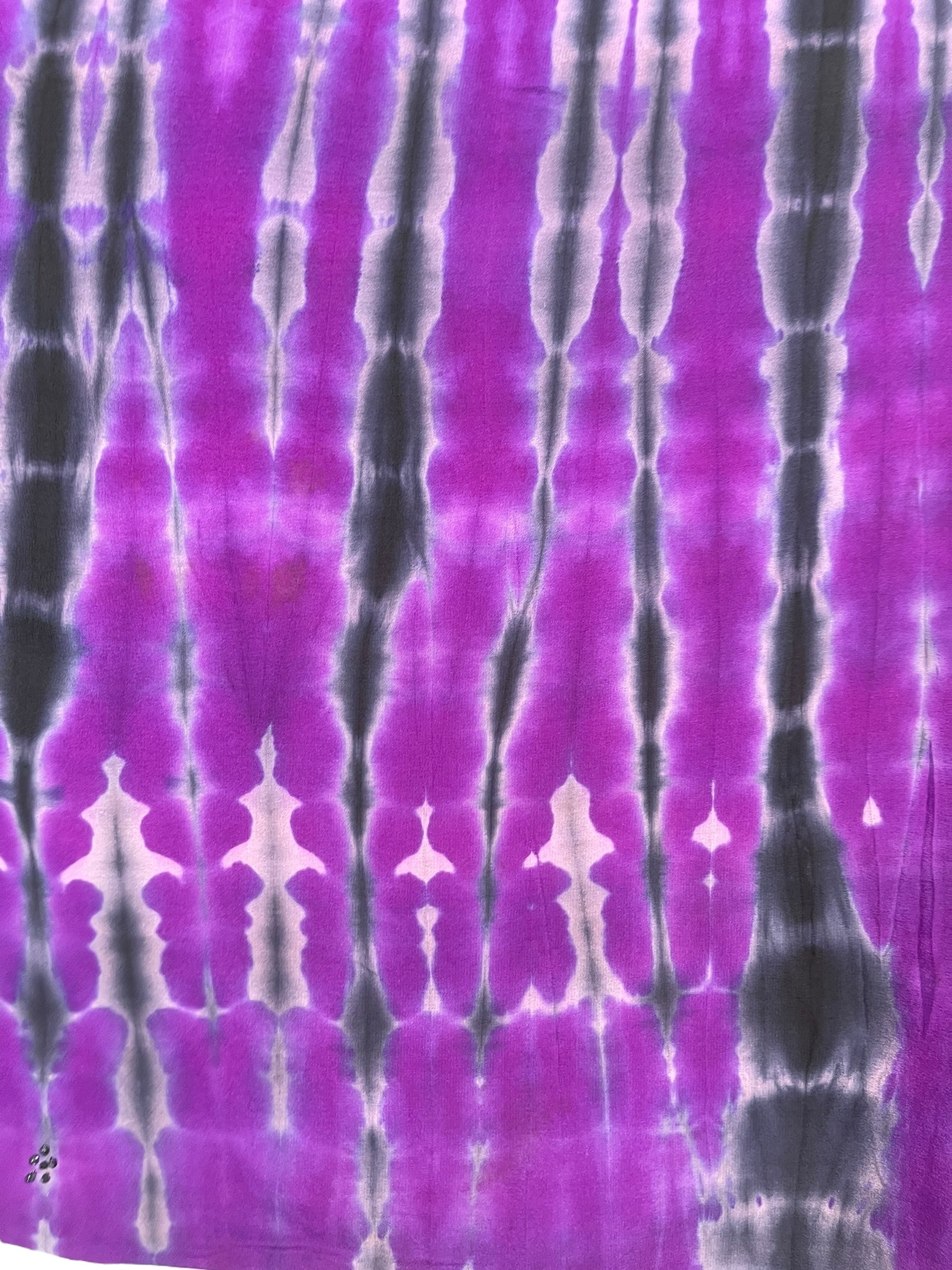 PREVIEW PRC8380 Wabi Sabi Reversible Pure Silk Jiva Jacket with Slits by DECEMBER2025 – Handmade ethical Jiva Jacket from sariKNOTsari using upcycled silk. Designed in Canada for travel and slow fashion, loved from Toronto to LA to Sydney.