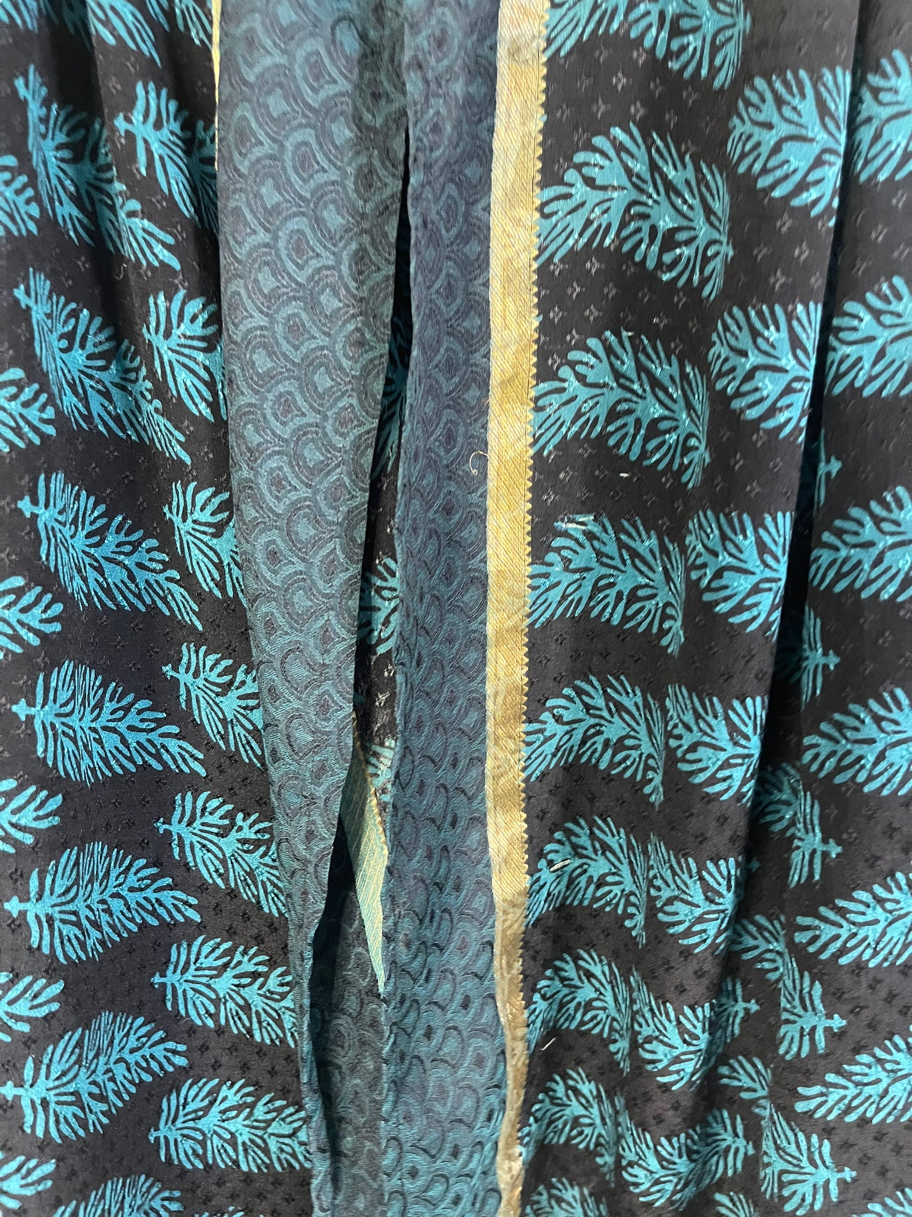 REVOLUTIONHER PRC6396 Avatar Pure Silk Versatile Vest