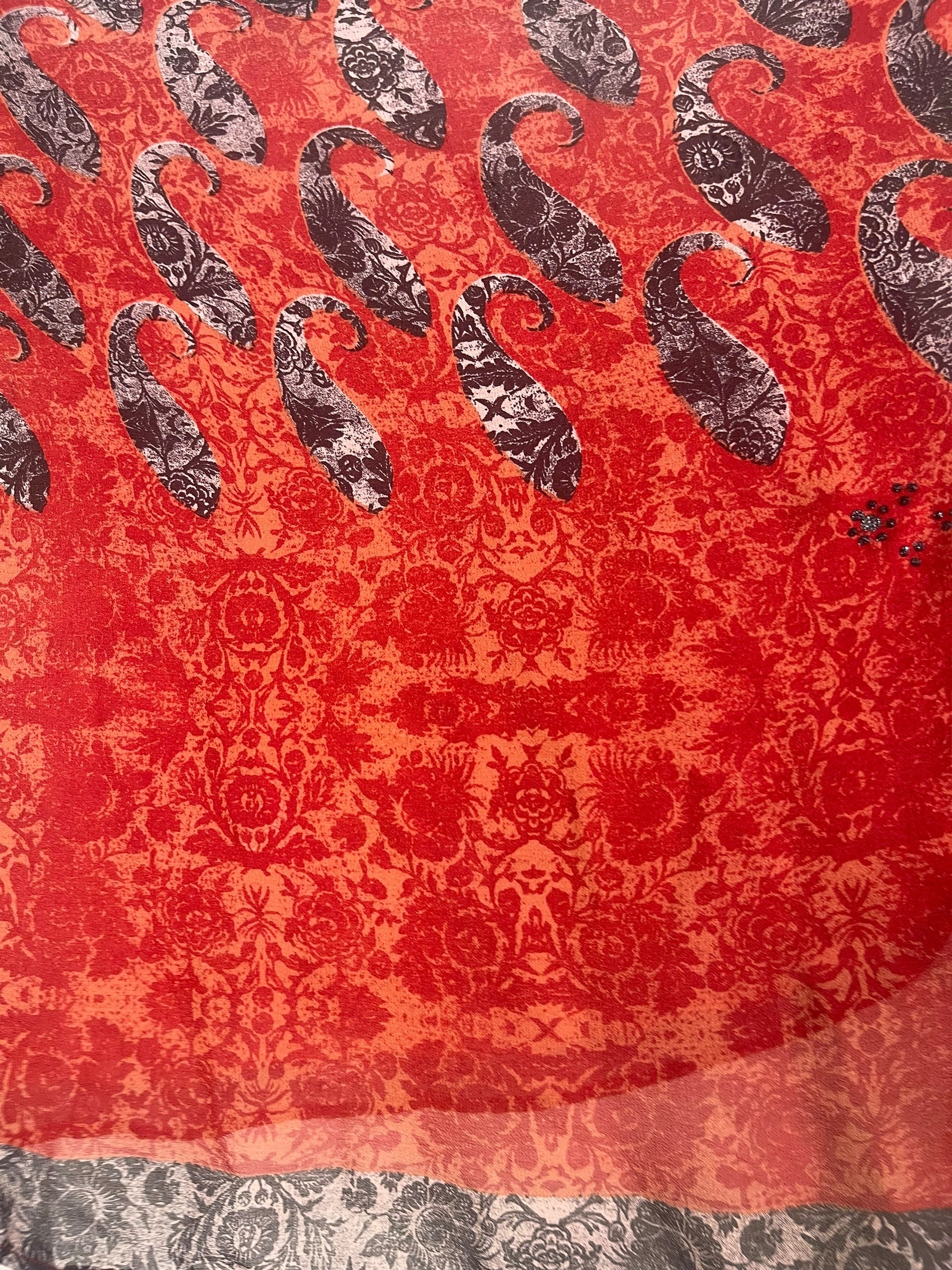 PREVIEW PRG7874 Sheer Avatar Pure Silk Capelet Poncho by DECEMBER2025 – Handmade ethical Poncho from sariKNOTsari using upcycled silk. Designed in Canada for travel and slow fashion, loved from Toronto to LA to Sydney.