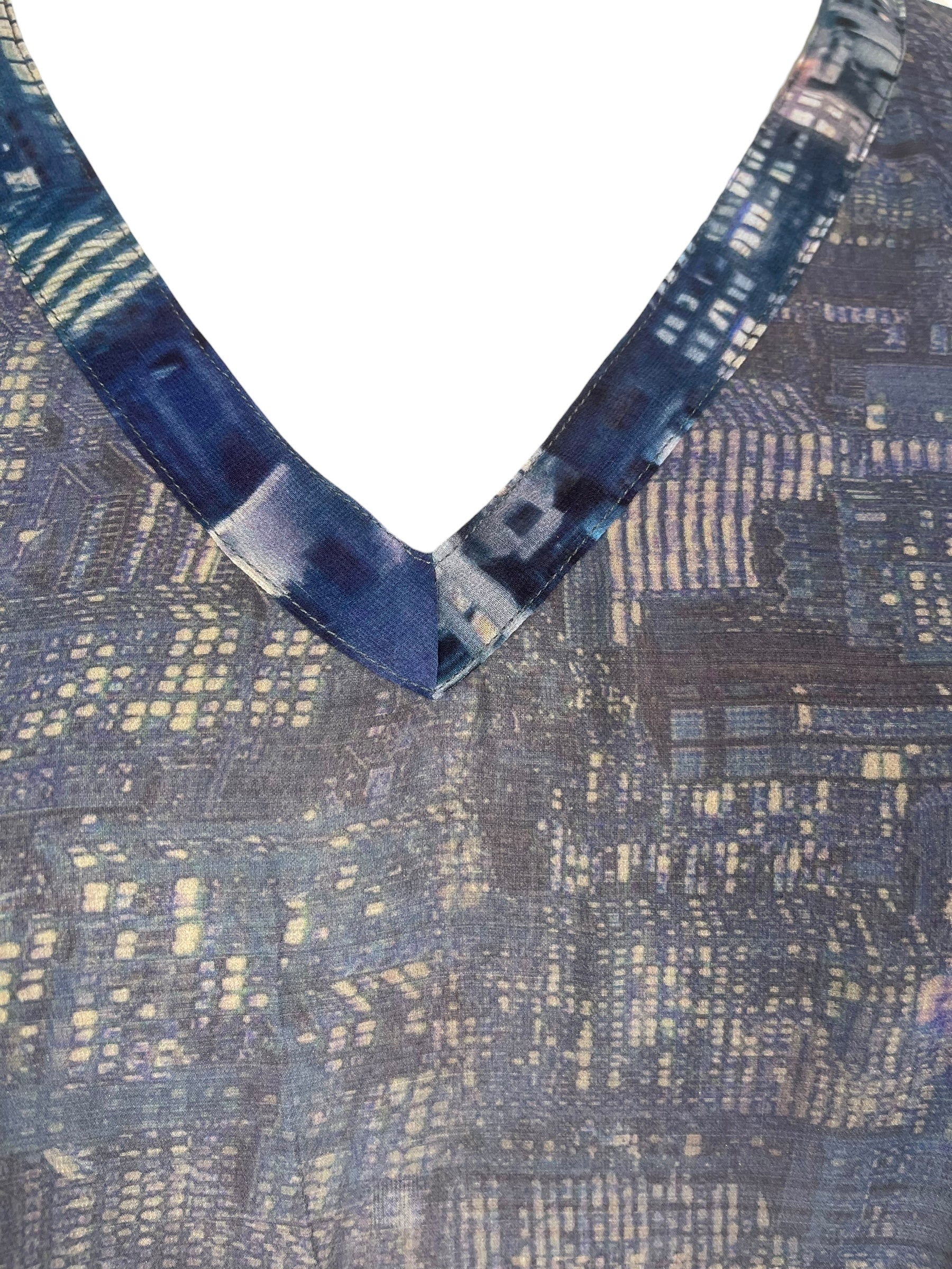 PREVIEW PRG8143 Sheer Avatar Pure Silk Short Kaftan Tunic with Slits by FEBRUARY2026 – Handmade ethical Short Kaftan from sariKNOTsari using upcycled silk. Designed in Canada for travel and slow fashion, loved from Toronto to LA to Sydney.