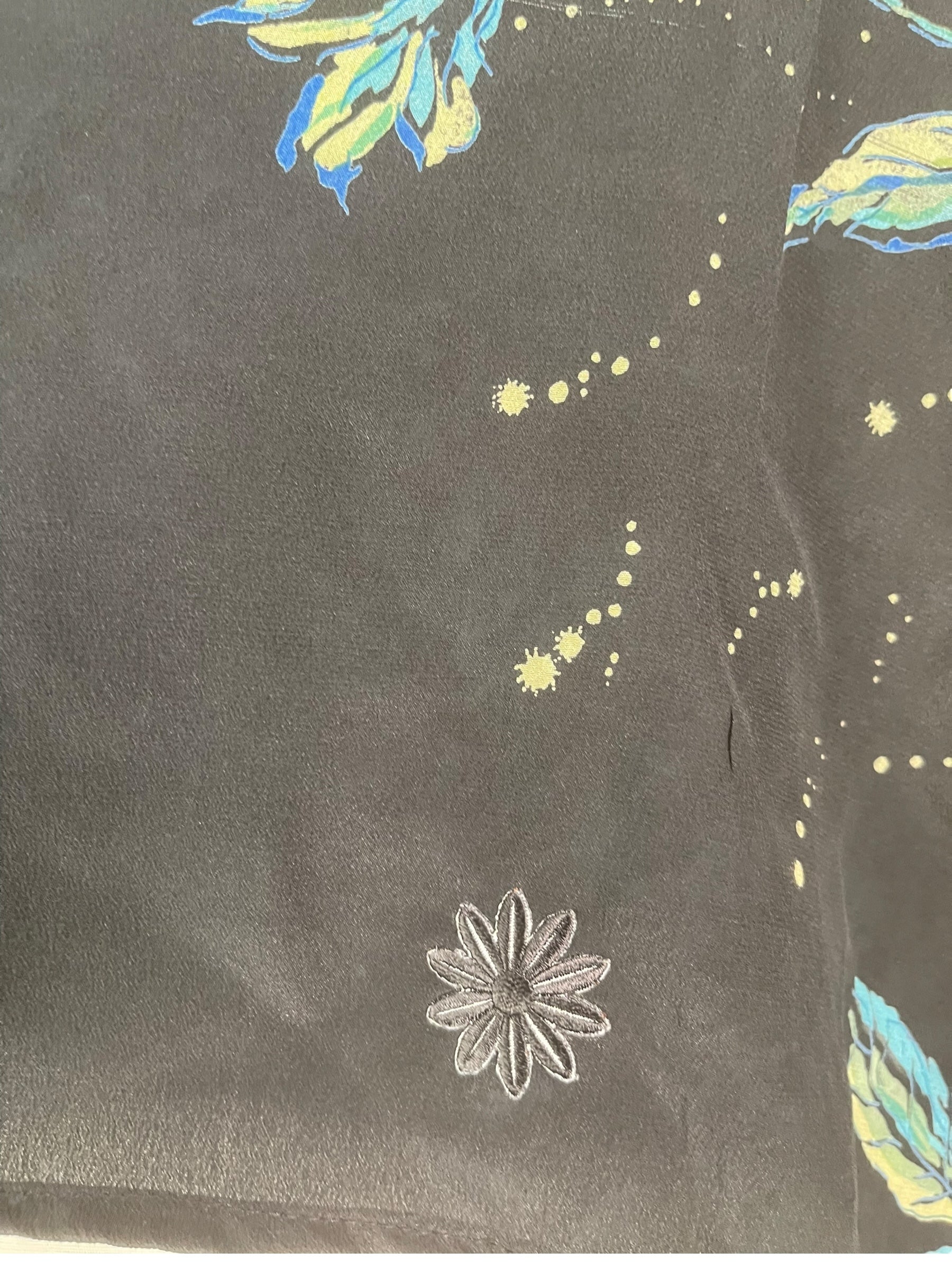 PREVIEW PRC7643 Pure Silk Wabi Sabi Capelet Poncho by DECEMBER2025 – Handmade ethical Poncho from sariKNOTsari using upcycled silk. Designed in Canada for travel and slow fashion, loved from Toronto to LA to Sydney.