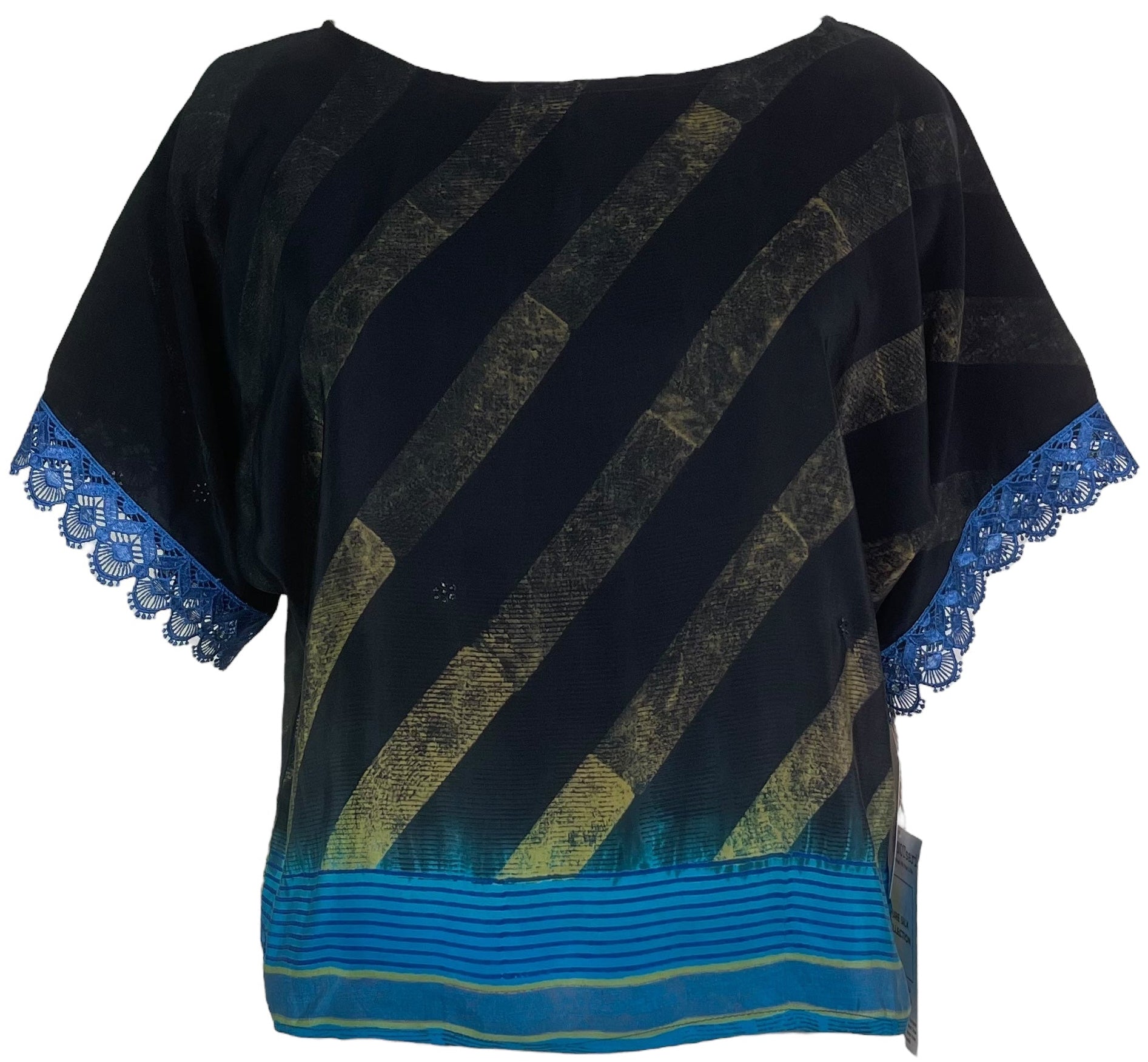 MARKETING PRC5487 Avatar Pure Silk Boxy Top by MARKETING – Handmade ethical Boxy Top from sariKNOTsari using upcycled silk. Designed in Canada for travel and slow fashion, loved from Toronto to LA to Sydney.