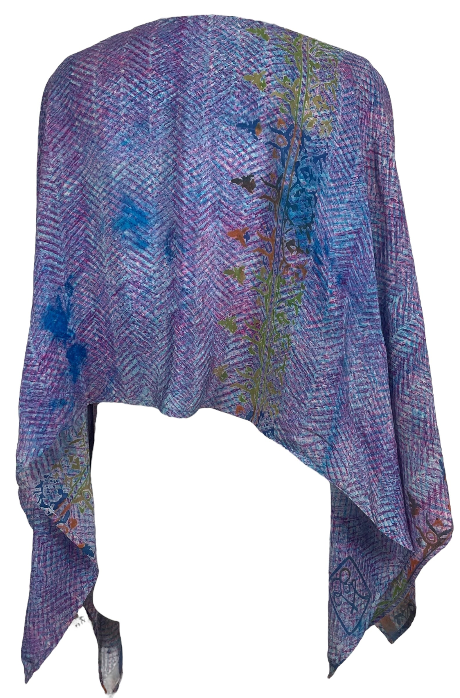PREVIEW PRC7698 Pure Silk Wabi Sabi Capelet Poncho by DECEMBER2025 – Handmade ethical Poncho from sariKNOTsari using upcycled silk. Designed in Canada for travel and slow fashion, loved from Toronto to LA to Sydney.