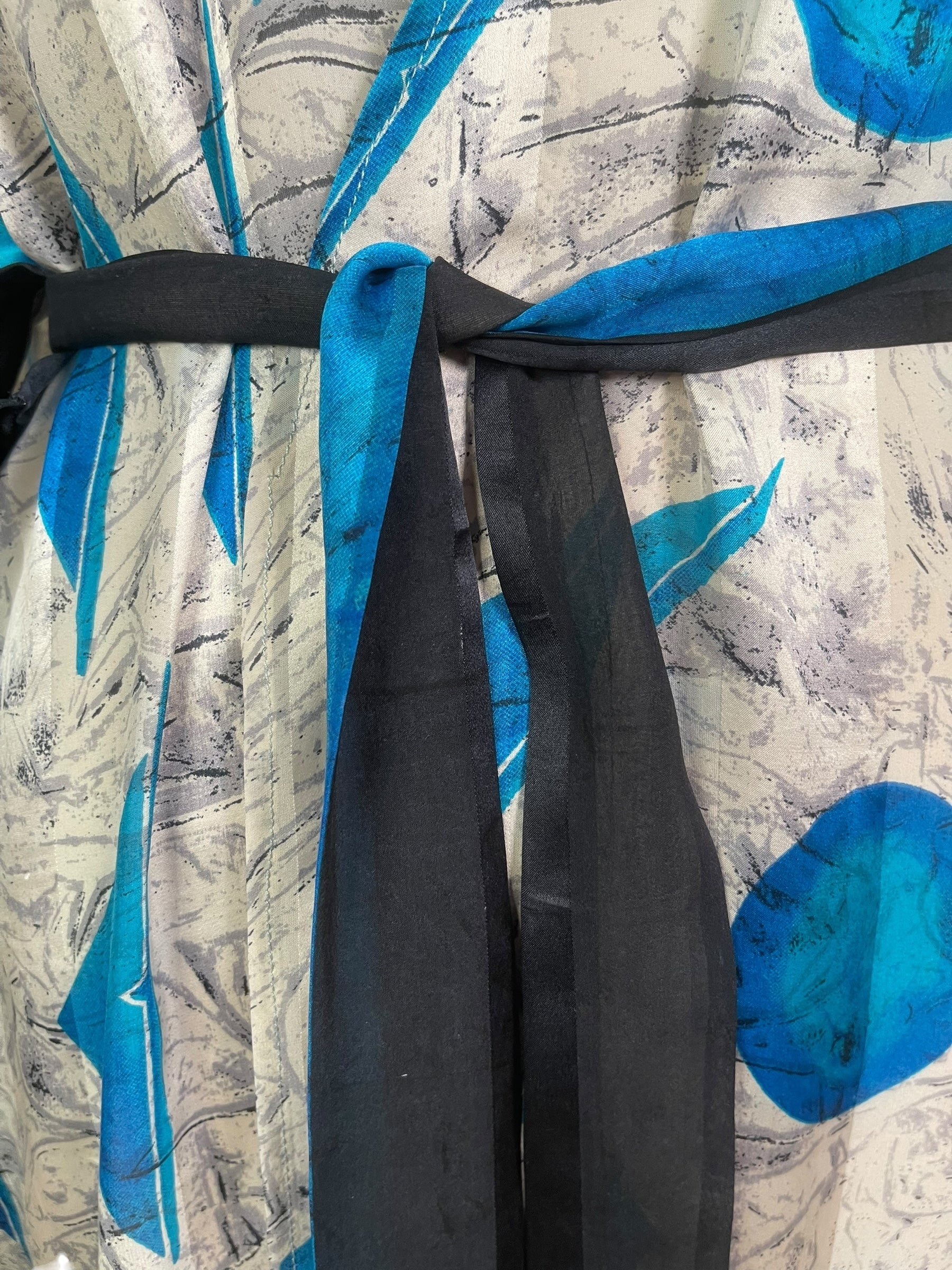 PREVIEW PRG8664B Sheer Avatar Long Pure Silk Kimono Sleeved Duster with Belt by MARCH2026 – Handmade ethical Long Kimono from sariKNOTsari using upcycled silk. Designed in Canada for travel and slow fashion, loved from Toronto to LA to Sydney. Featuring Zsiska, Bryn Walker and Artisan Leather coats by Rejean Pepin, Pepin designs