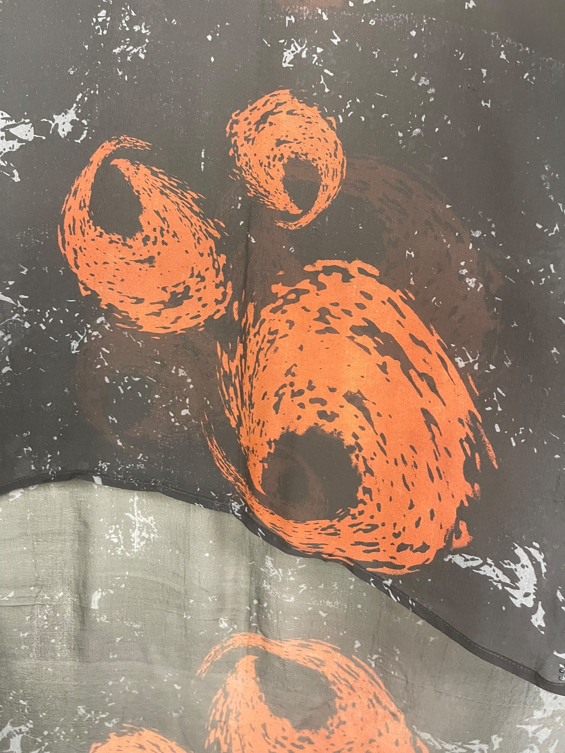 PRG8590 Sheer Avatar Pure Silk Hi Lo Top