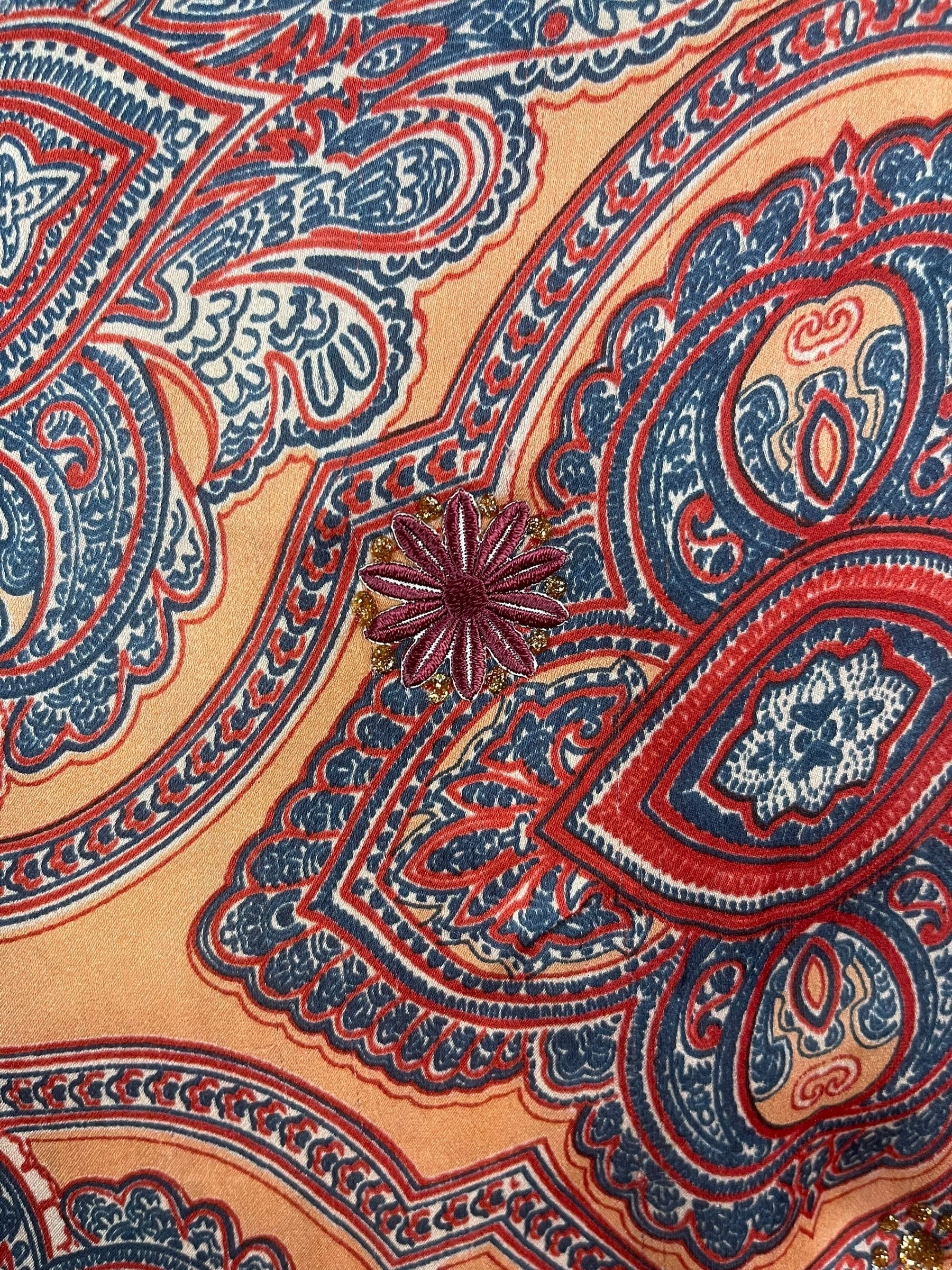 PREVIEW PRS7975 Avatar Pure Silk Capelet Poncho by DECEMBER2025 – Handmade ethical Poncho from sariKNOTsari using upcycled silk. Designed in Canada for travel and slow fashion, loved from Toronto to LA to Sydney.