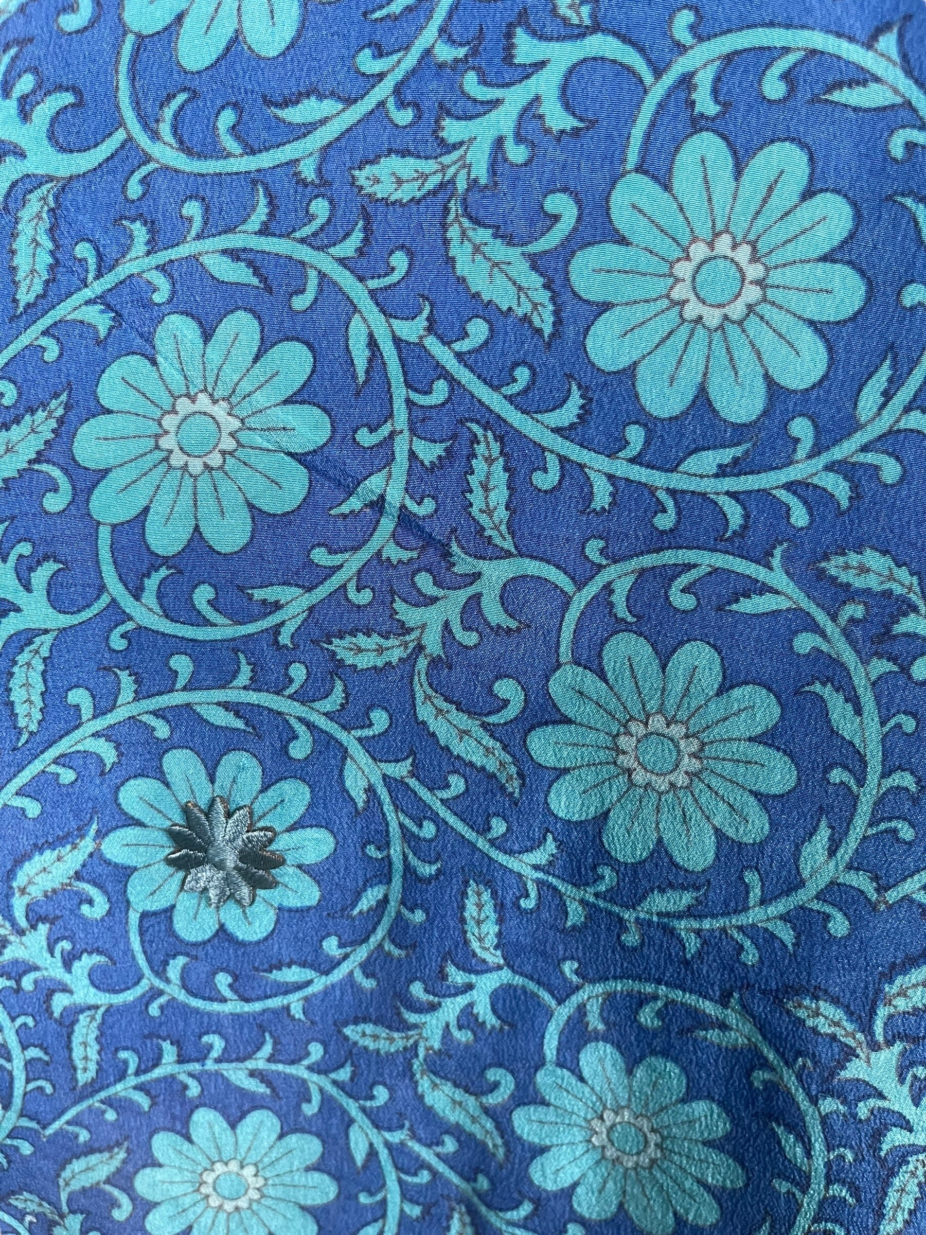 PRC8060 Wabi Sabi Pure Silk Side Slit Top by DECEMBER2025 – Handmade ethical Side Slit Top from sariKNOTsari using upcycled silk. Designed in Canada for travel and slow fashion, loved from Toronto to LA to Sydney.