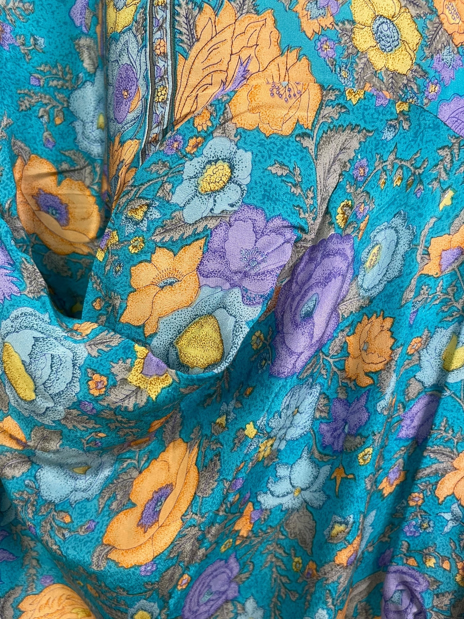 PREVIEW LADY LUCK PRC7798 Avatar Pure Silk Self Pocket Tunic Dress by LADY LUCK – Handmade ethical Self Pocket Tunic from sariKNOTsari using upcycled silk. Designed in Canada for travel and slow fashion, loved from Toronto to LA to Sydney. Featuring Zsiska, Bryn Walker and Artisan Leather coats by Rejean Pepin, Pepin designs