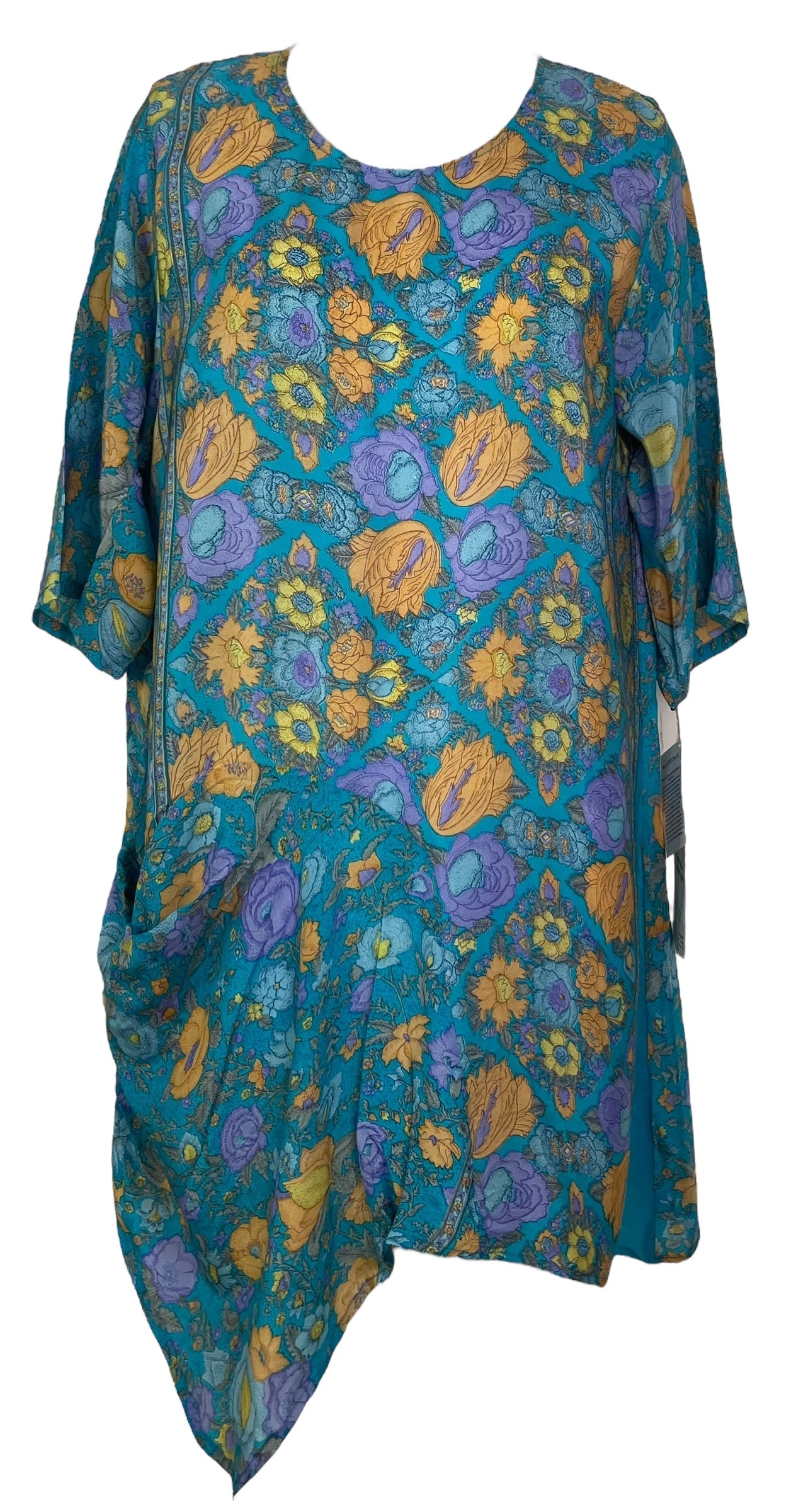 PREVIEW LADY LUCK PRC7798 Avatar Pure Silk Self Pocket Tunic Dress by LADY LUCK – Handmade ethical Self Pocket Tunic from sariKNOTsari using upcycled silk. Designed in Canada for travel and slow fashion, loved from Toronto to LA to Sydney. Featuring Zsiska, Bryn Walker and Artisan Leather coats by Rejean Pepin, Pepin designs