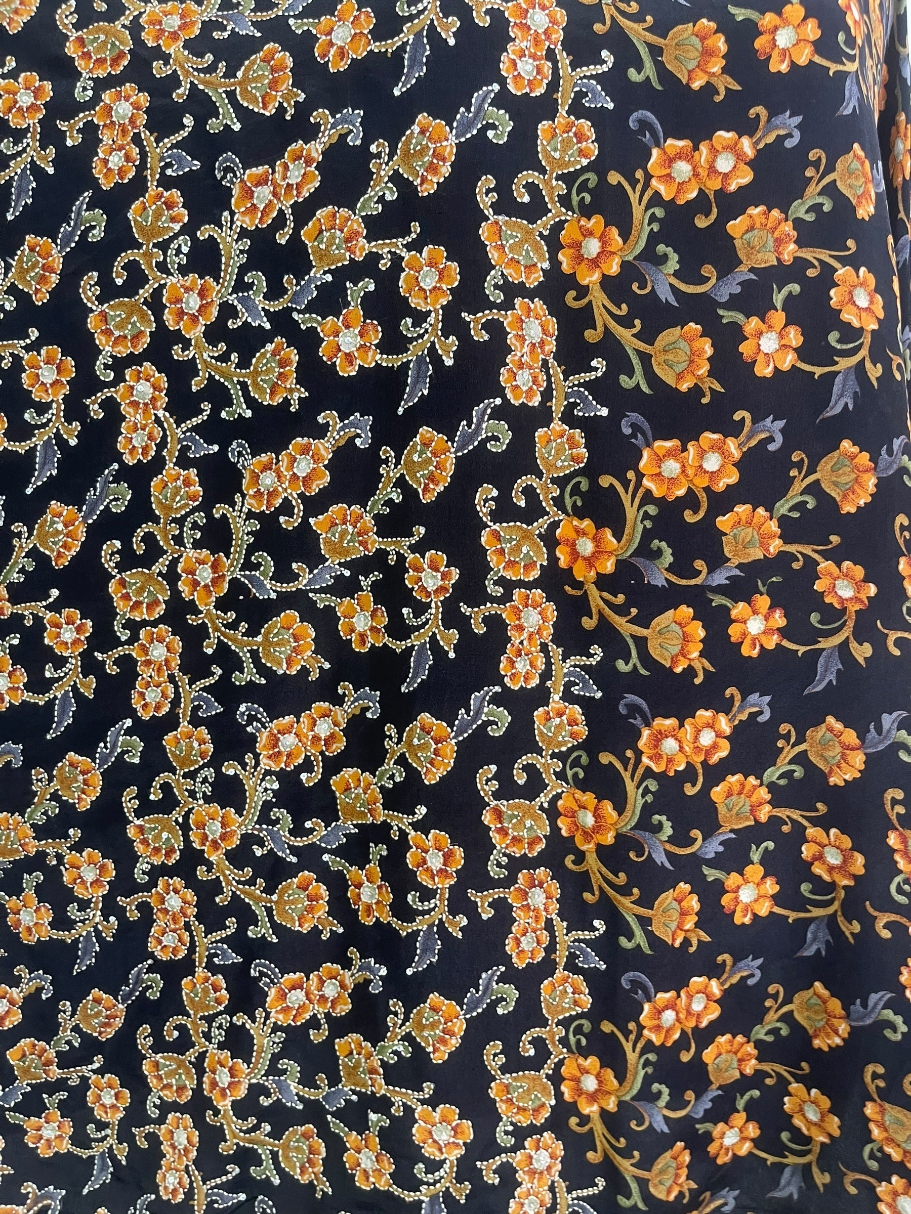 PRC8736 Avatar Pure Silk Short Kaftan Tunic with Slits by 15 FEBRUARY 2026 – Handmade ethical Short Kaftan from sariKNOTsari using upcycled silk. Designed in Canada for travel and slow fashion, loved from Toronto to LA to Sydney.