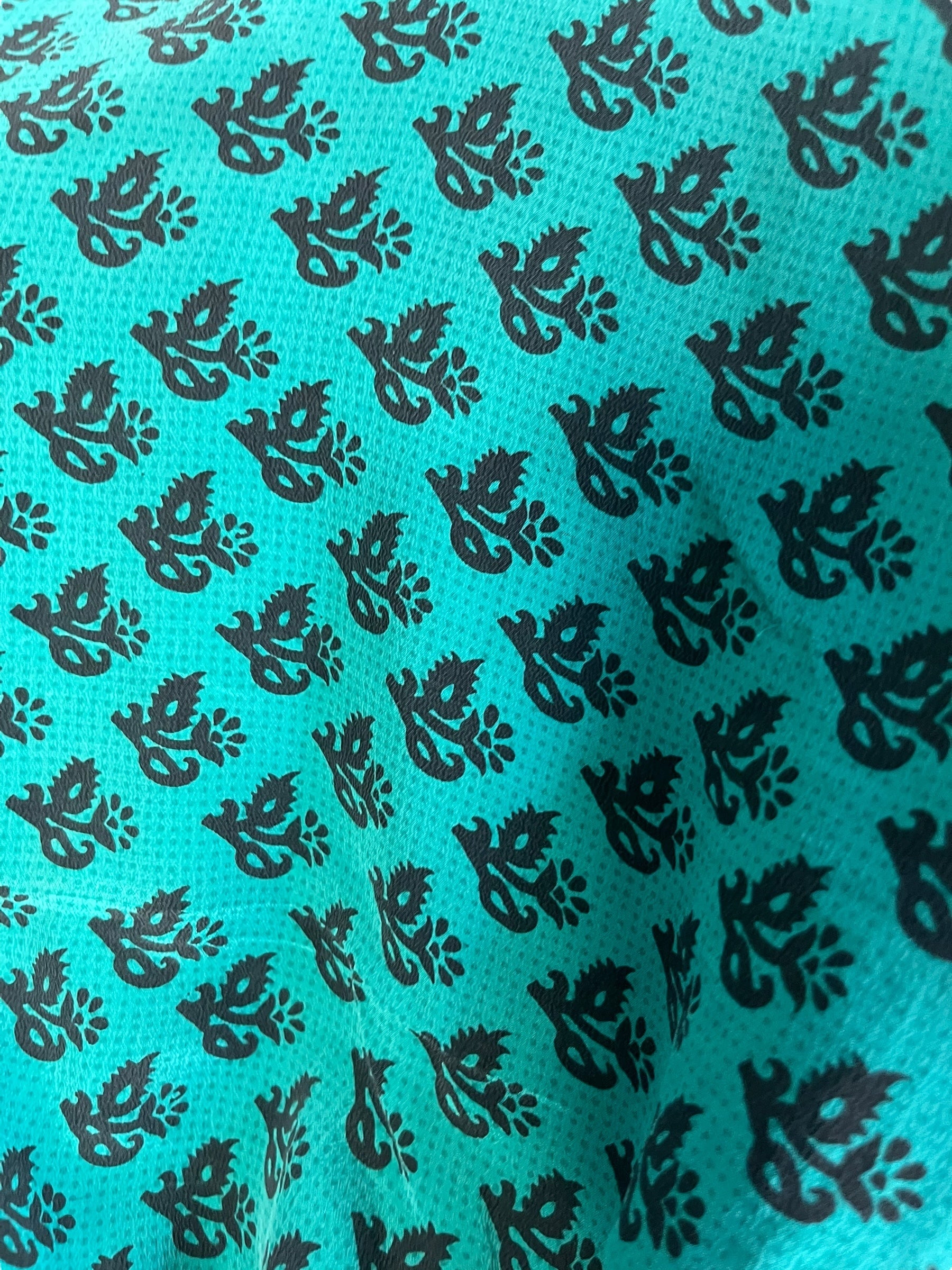 PRC7242 Avatar Pure Silk Bolero by sariKNOTsari – Handmade ethical Bolero from sariKNOTsari using upcycled silk. Designed in Canada for travel and slow fashion, loved from Toronto to LA to Sydney.