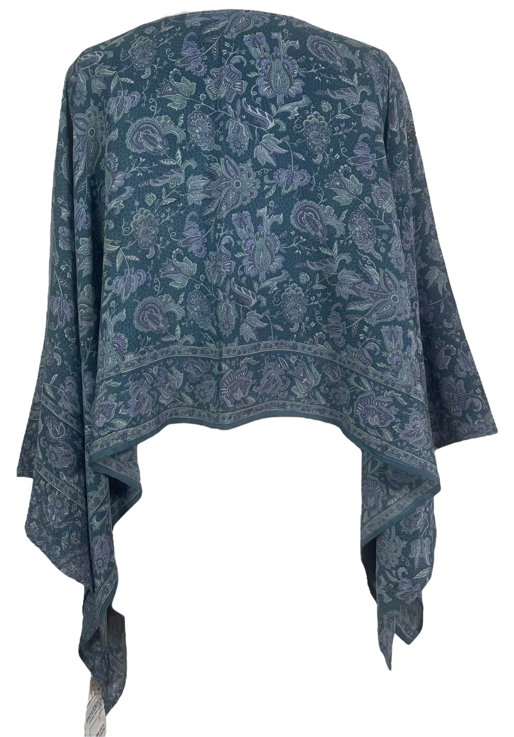 PREVIEW PRC7865 Avatar Pure Silk Capelet Poncho by DECEMBER2025 – Handmade ethical Poncho from sariKNOTsari using upcycled silk. Designed in Canada for travel and slow fashion, loved from Toronto to LA to Sydney.