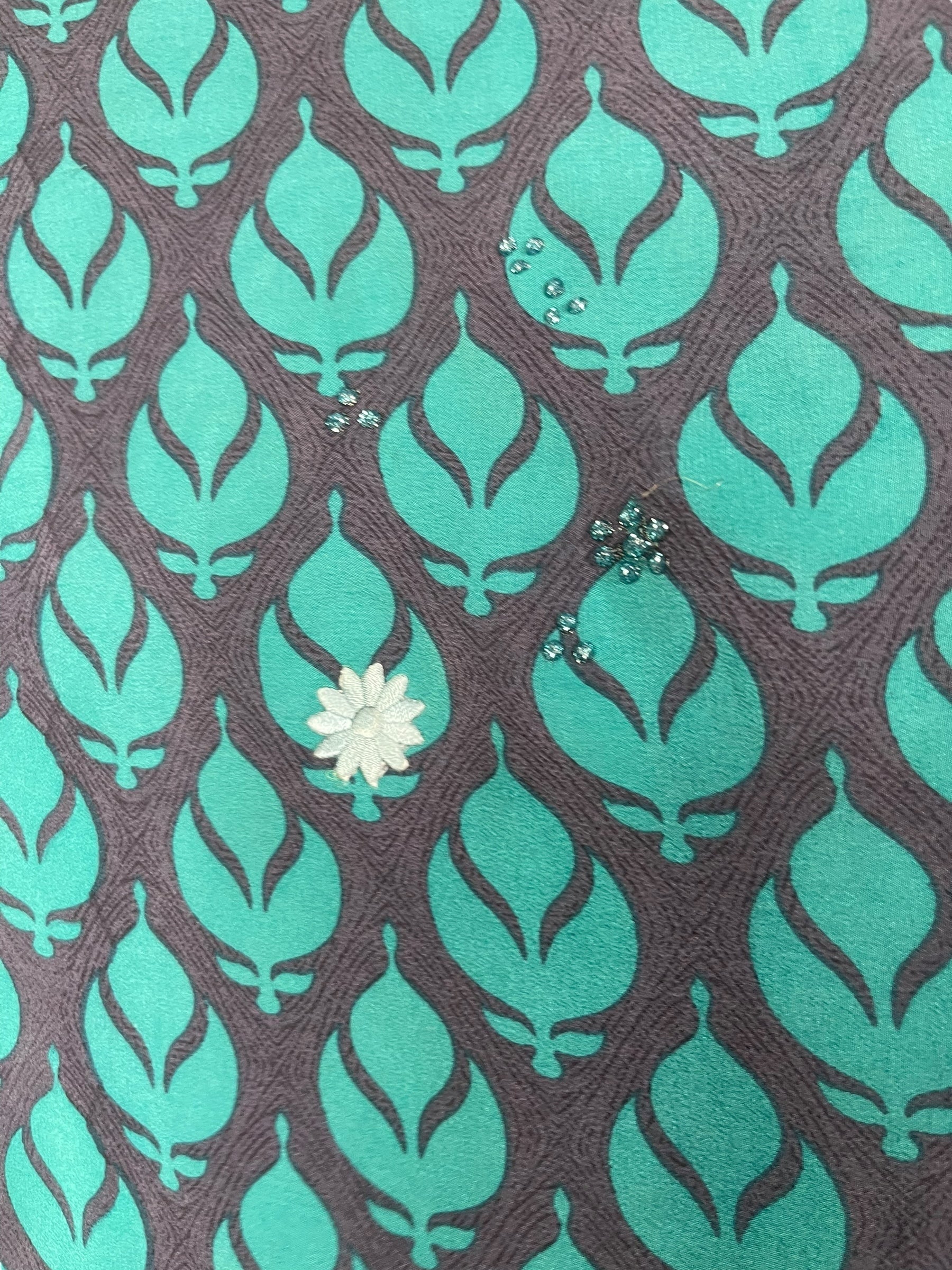 PREVIEW PRC7944 Pure Silk Wabi Sabi Capelet Poncho by DECEMBER2025 – Handmade ethical Poncho from sariKNOTsari using upcycled silk. Designed in Canada for travel and slow fashion, loved from Toronto to LA to Sydney.