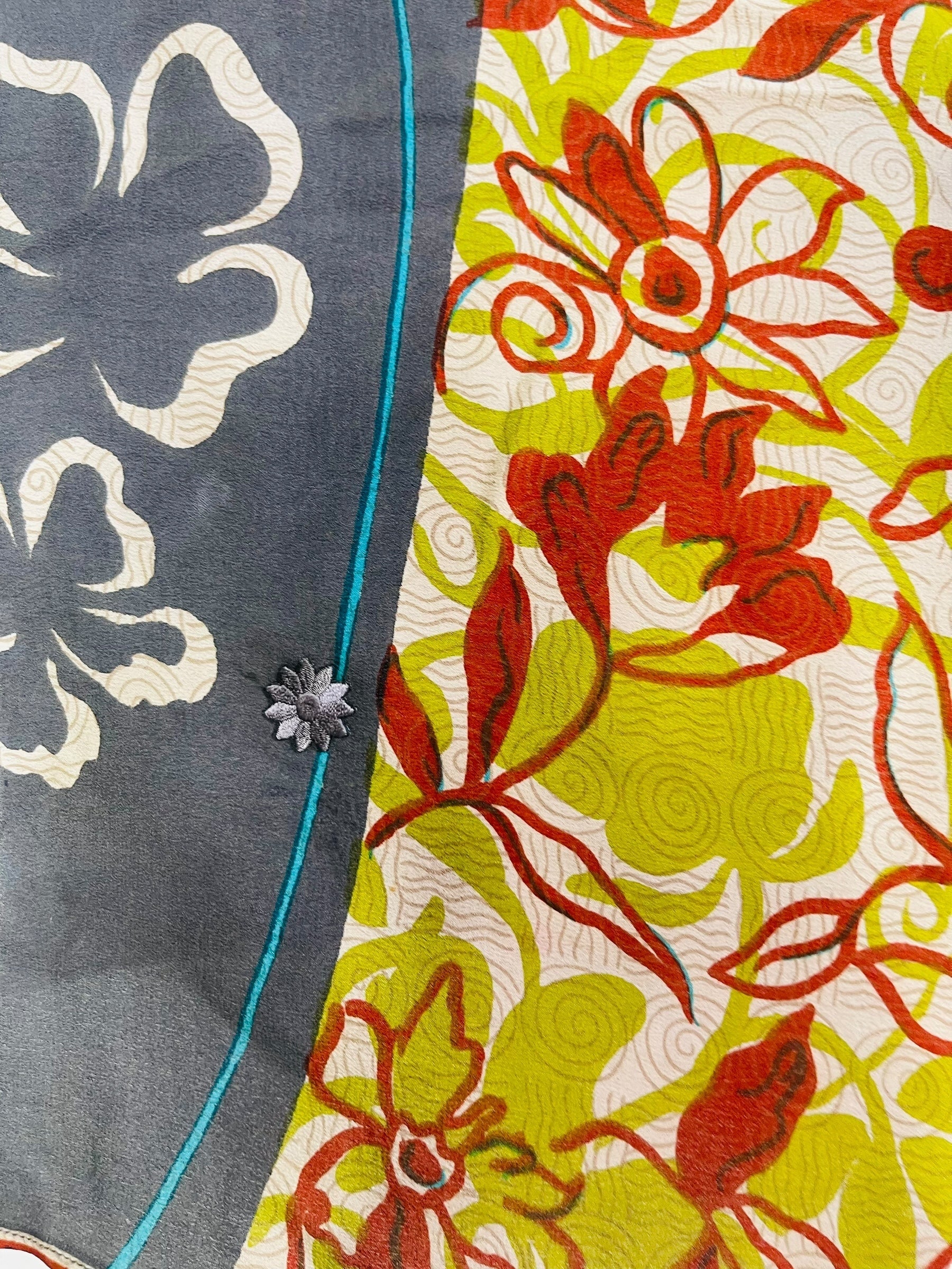 LADY LUCK PRC7324 Pure Silk Avatar Capelet Poncho