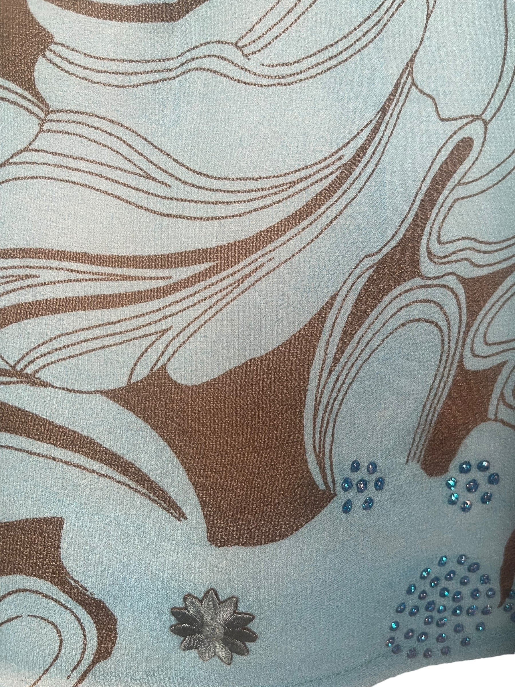 PREVIEW PRG7968 Sheer Avatar Pure Silk Capelet Poncho by DECEMBER2025 – Handmade ethical Poncho from sariKNOTsari using upcycled silk. Designed in Canada for travel and slow fashion, loved from Toronto to LA to Sydney.